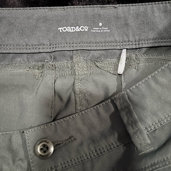 Toad&Co Metrolite skirt Dark Grey Graphite women’s 8 Zip Pockets - Picture 4 of 7